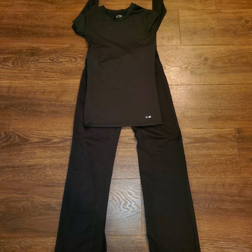 Champion XS Black LS Fitted Workout Shirt And Fit And Flare Yoga Pants